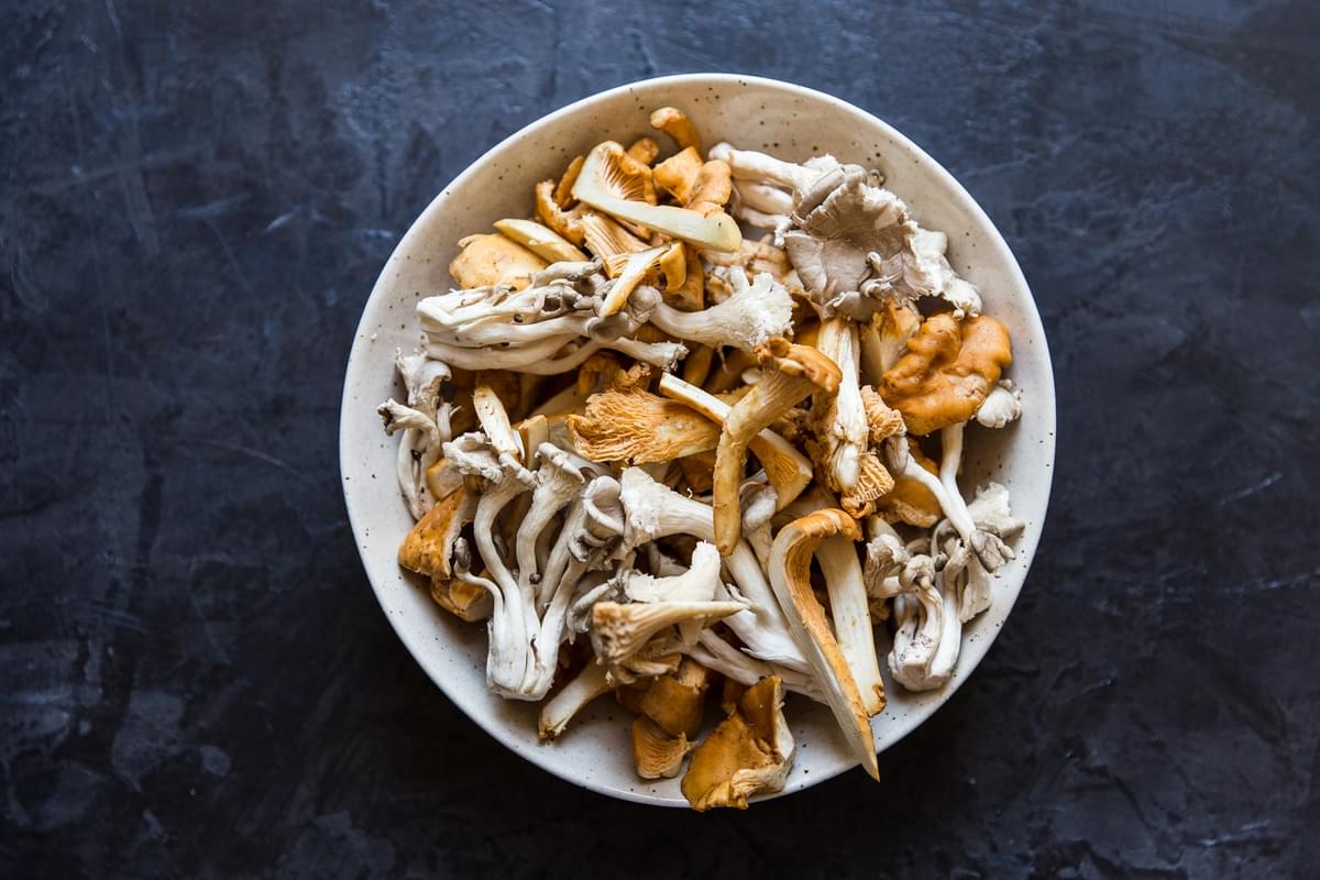 Chanterelles mushrooms in a bowl