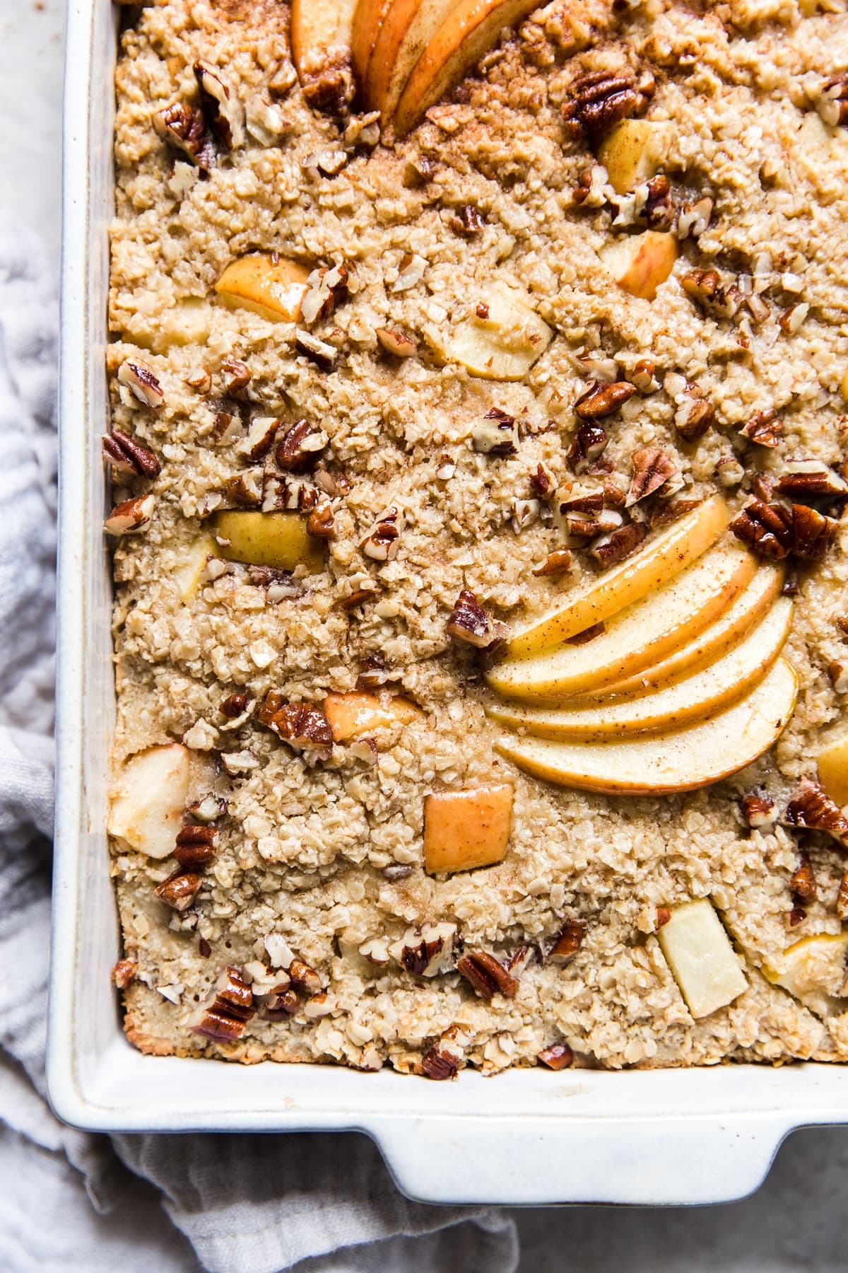 Baked Oatmeal With Apples, pecans and maple syrup