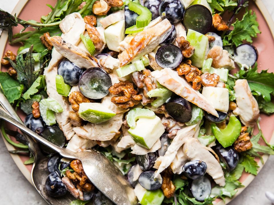 waldorf salad with grapes, celery and grilled chicken