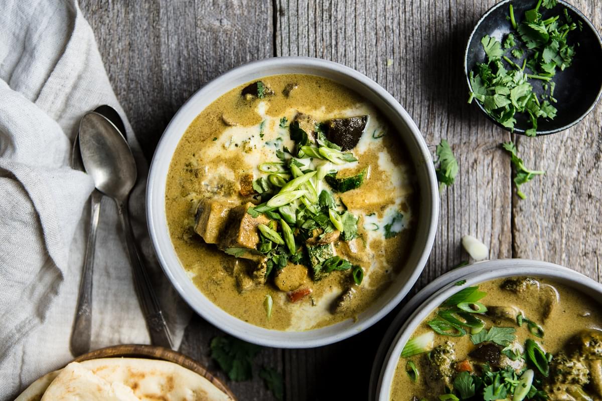 easy coconut curry soup with vegetables
