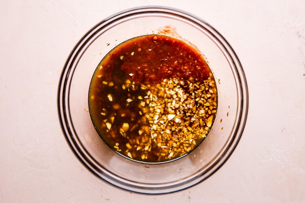 garlic, ginger, brown sugar, honey, oil and chili sauce and soy sauce in a small bowl