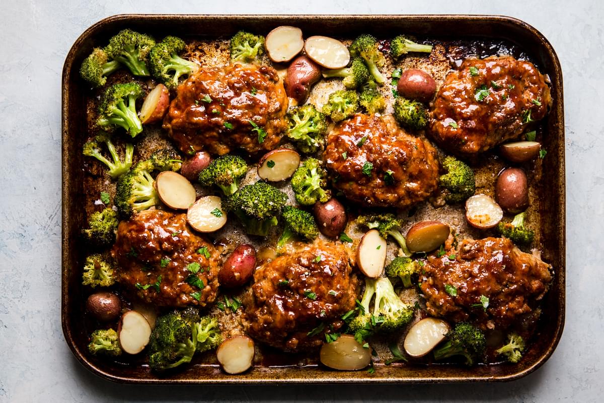 Italian-Style meatloaf sheet pan with roasted potatoes and broccoli florets