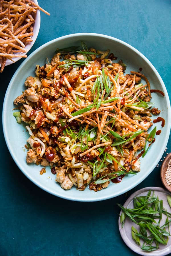 egg roll bowl with ground turkey, green onions and wonton chips