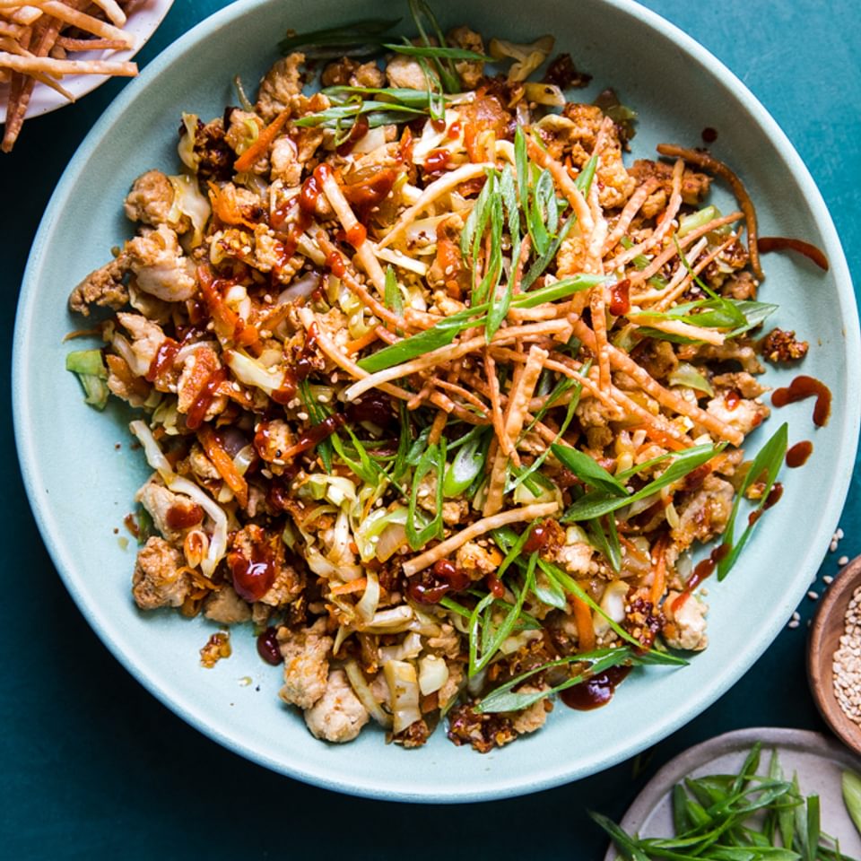 egg roll bowl with ground turkey, green onions and wonton chips