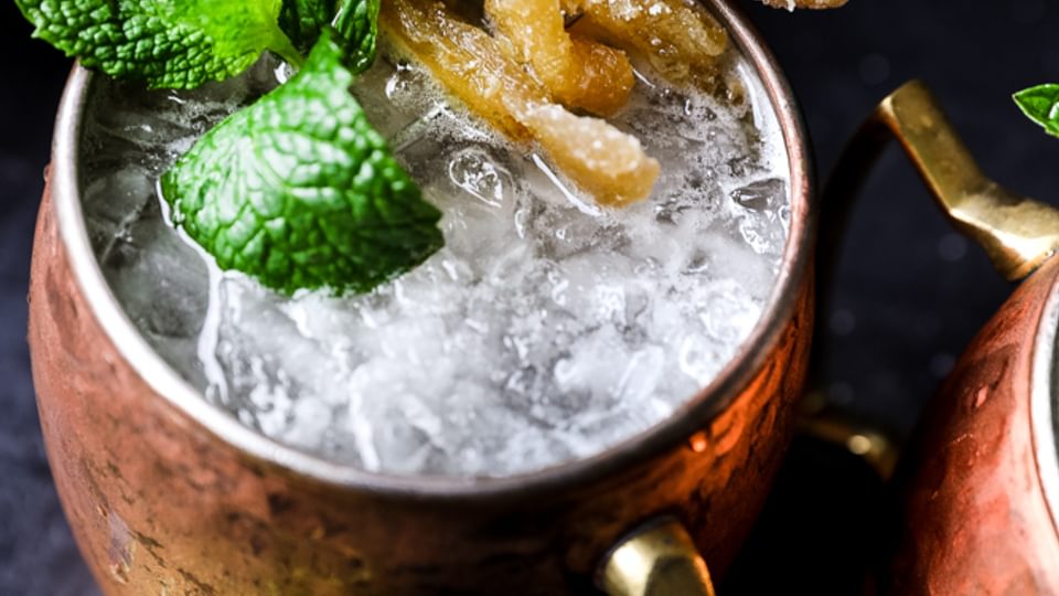 Moscow Mule recipe with ginger beer and mint