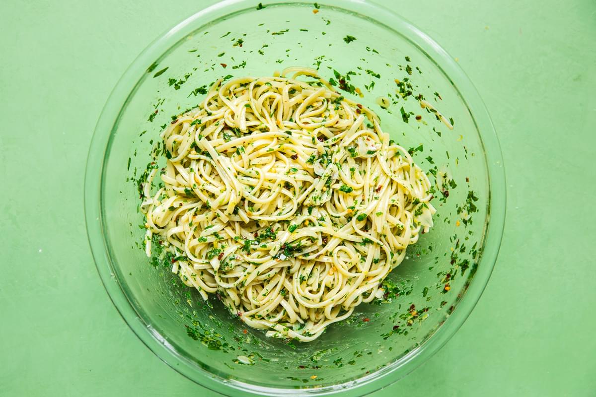 homemade linguine with lemon garlic sauce made with lemon, garlic, parsley, butter, olive oil and red pepper flakes