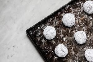 Crinkle Cookies With Pepermint Cream 2