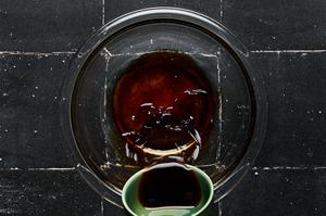 soy sauce, vinegar, sugar and salt in a bowl