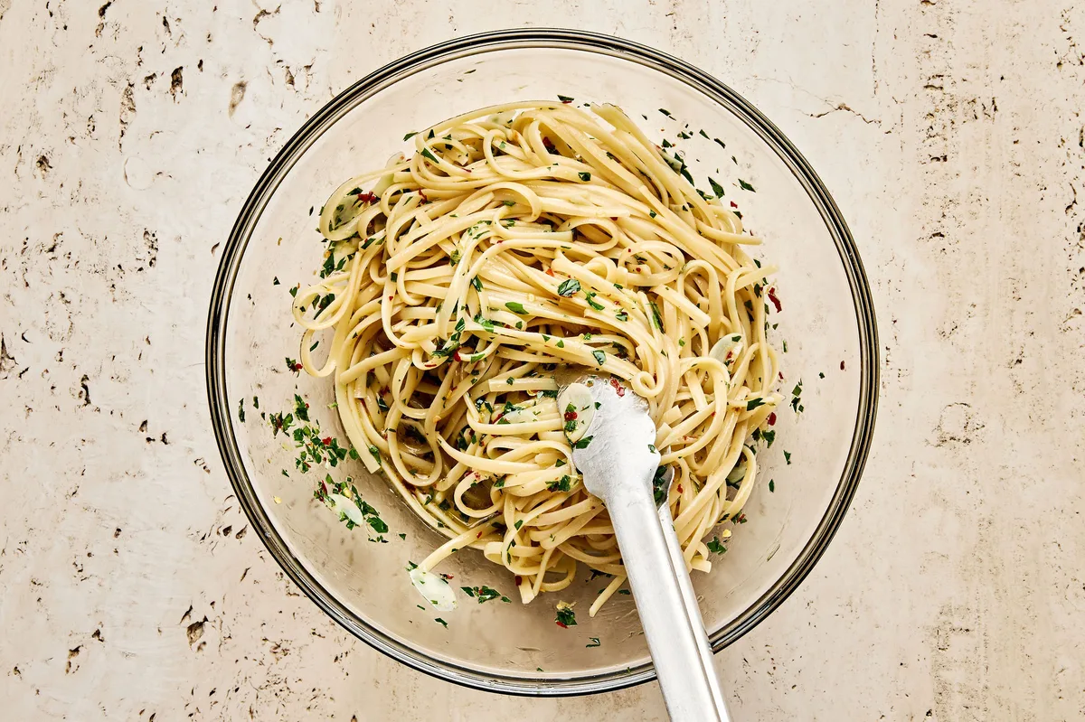 perfectly cooked linguine noodles tossed with lemon garlic sauce
