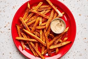 sweet potato fries seasoned with brown sugar, garlic, chipotle chili powder, salt, & pepper served with chipotle mayo