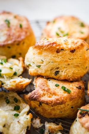 bacon cheddar and chive biscuits