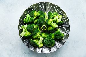 steamed broccoli