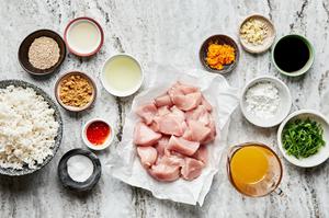 chicken breast, orange zest, orange juice, soy sauce, chili-garlic paste, sugar, garlic and rice wine vinegar in prep bowls