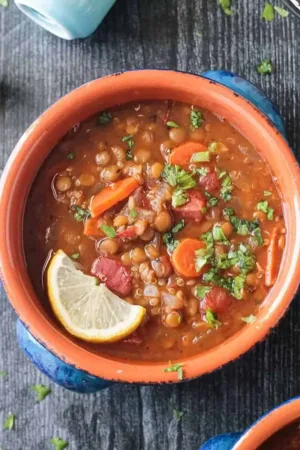 Lentil quinoa soup hero